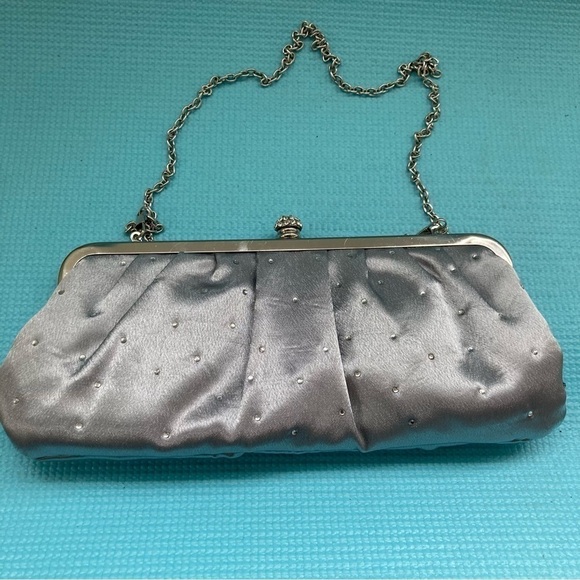 Lulu Townsend Clutch Silver Front sequins with decorative clasp. 10”x 5” - Picture 7 of 10